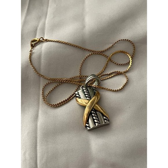 Vintage 2-Tone Criss Cross Pendant on Serpentine Gold Tone Chain Necklace - Picture 5 of 10